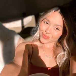 Meet your Posher, Leahna